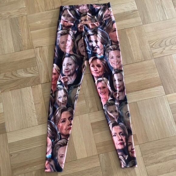 Hilary Clinton yoga pants - Picture 2 of 4